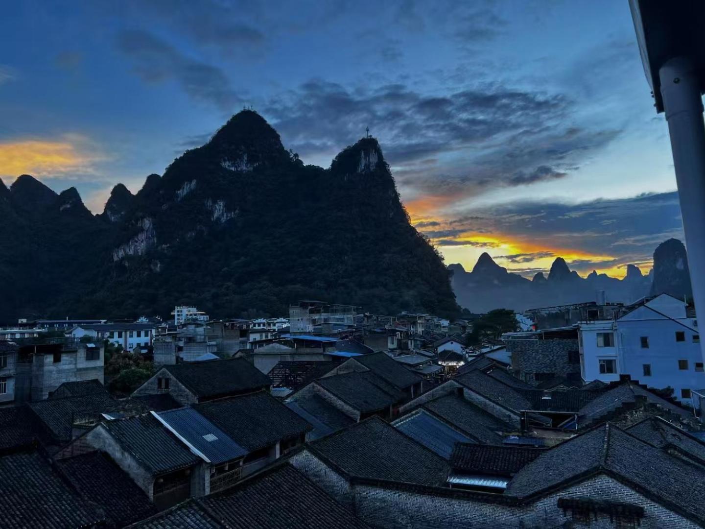 Autumn Inn Yangshuo Exteriör bild